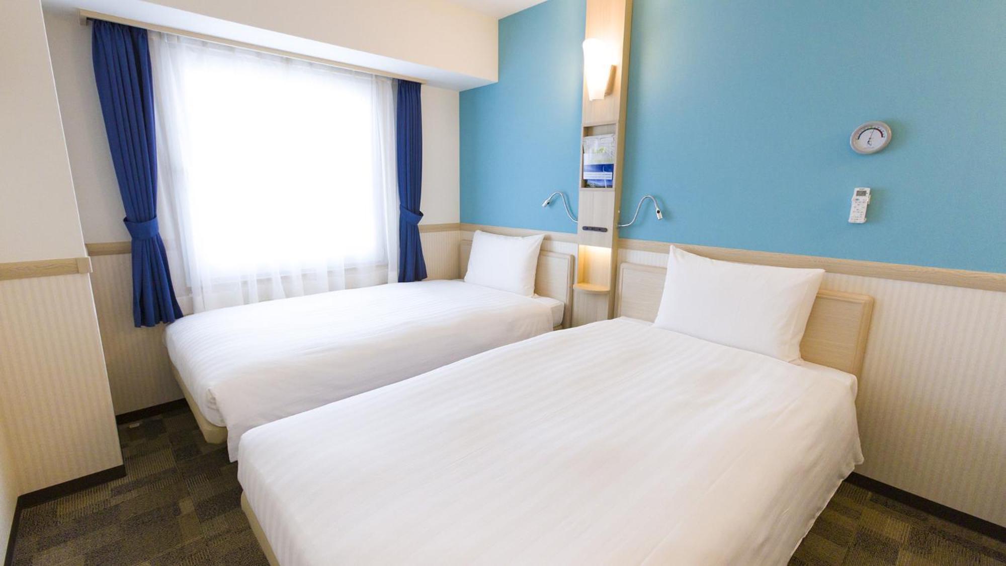 Toyoko Inn Toyota Shi Ekimae Rum bild